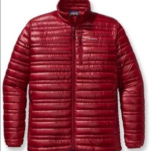 Patagonia Men’s Size M UltraLight Down Jacket